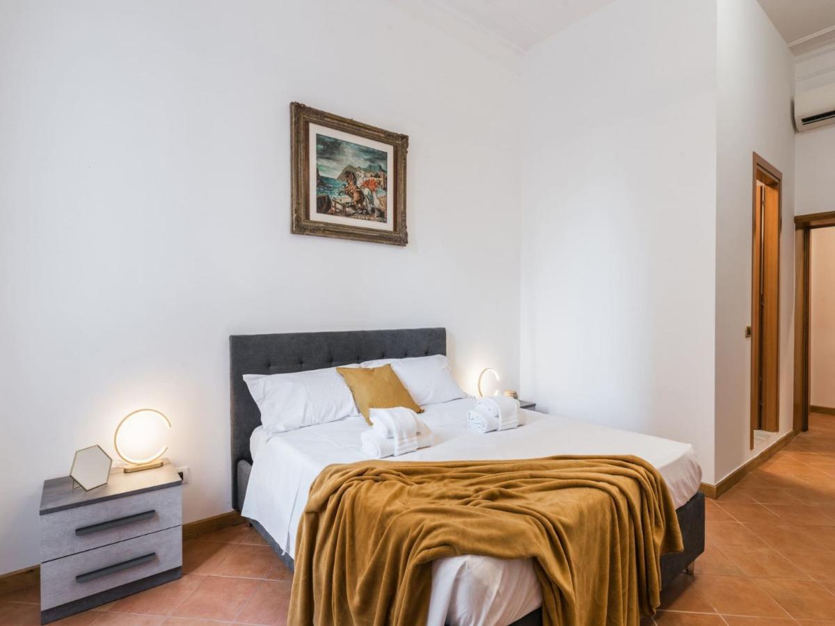 The Rent - Three-bedroom Near The Quirinale Rom
