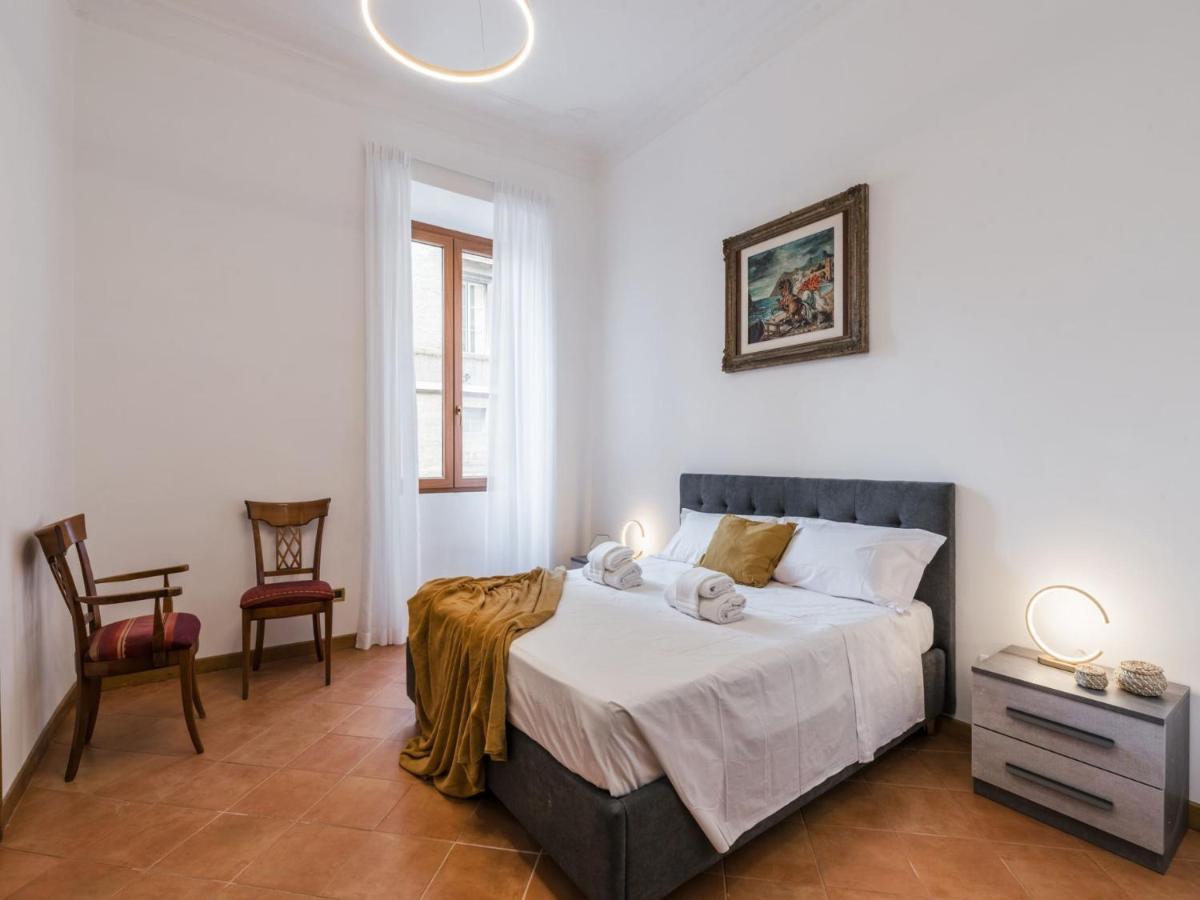 The Rent - Three-bedroom Near The Quirinale * Rom